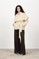 Harmony Abnehmbare Cape-Shearling-Kurzjacke aus Merinowolle