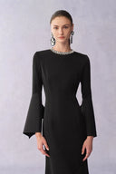 Vestido maxi con cuello de pedrería cosido a mano Nokta en tejido estilo lino