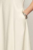 Lina Easy Care ärmelloses Kleid mit Bubble-Saum aus strukturiertem, leichtem Stoff