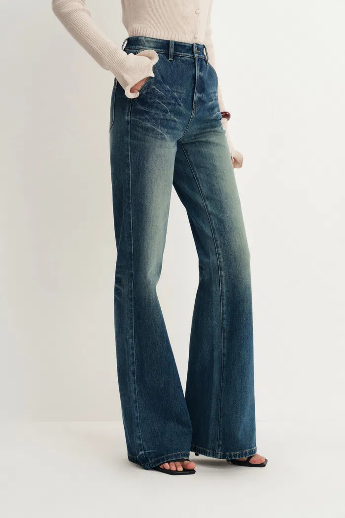 Ava Contoured Waistband Gradient Washed Flared Jeans in Stretchy Denim