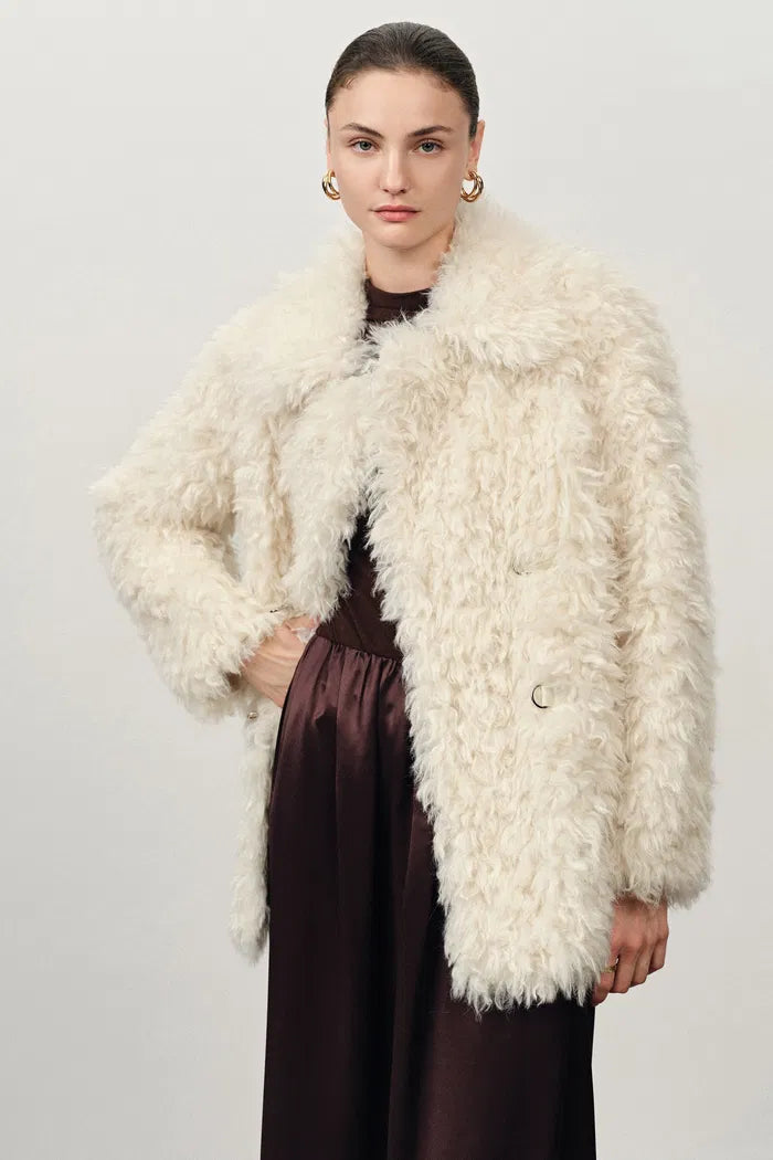 Liana Oversized Lapel Coat in Faux Fur