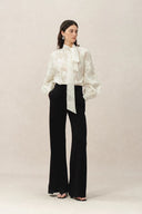 Haut à nouer Mirta en maille fine brodée