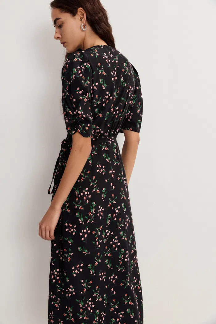 Teana V Neck Floral Dress in Mulberry Silk Crepe L Teana V Neck Floral Dress in Mulberry Silk Crepe L