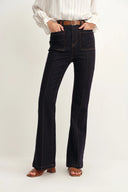 Jeans Hutton de corte bota con micro acampanado en denim elástico