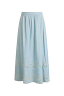 Shirley bestickter Eyelet Jeansrock in gewaschenem Hellblau aus Tencel Denim