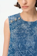 Iris Flora Laserarbeit Rundhals-Kurzes Kleid aus Baumwoll-Denim