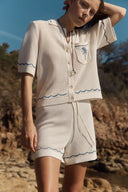 Oriel Palm handgearbeiteter bestickter Cardigan mit Knöpfen und Shorts-Set aus Leinenmischstrick