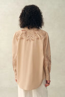 Camisa Éloïse con Ojetes y Estampado Paisley en Popelina de Algodón Pima