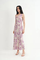 Vestido Flora con cuello drapeado asimétrico Alice en crepé de seda de morera