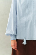 Crepus Gestreiftes französisches Hemd mit Fransenbändern aus Baumwoll-Jacquard