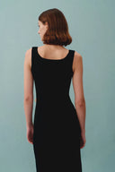 Hera Black Wide Sleeveless Strap Dress in Stretch Yarn Knit