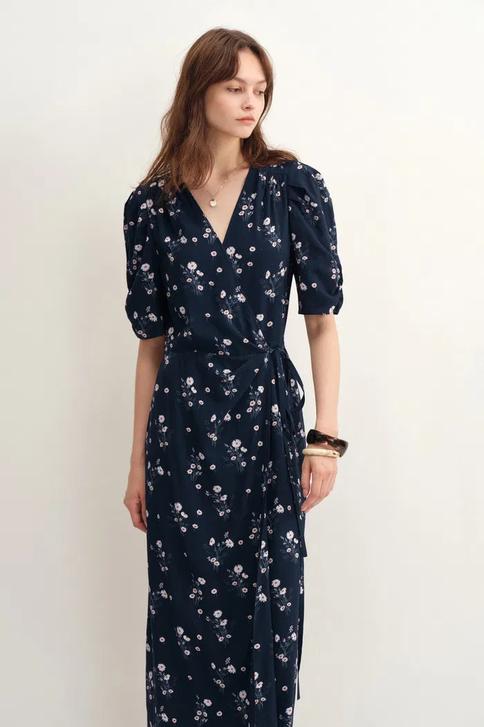 lyocell blend wrap midi dress & Other Stories Skapa din egen story SE