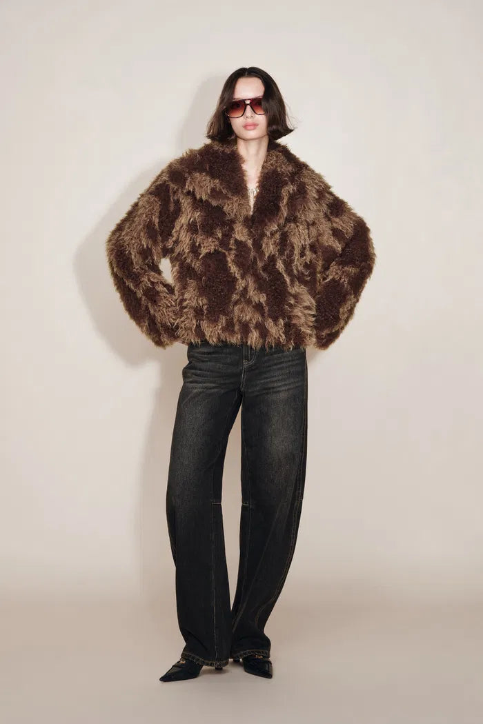Willow Large Lapel Fur Coat in Faux fur