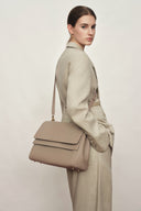 Rialto Doppelte Klapp-Handtasche aus genarbtem, hochwertigem Rindsleder