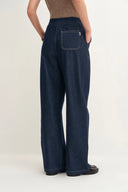 Jean à poches avec surpiqûres contrastées Vivian en denim Tencel brut