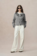 Lucy Grauer französischer Perlen-Schlangen-Zodiac-Cardigan aus Baby-Alpaka-Strick