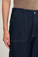 Jean à poches avec surpiqûres contrastées Vivian en denim Tencel brut
