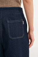 Jean à poches avec surpiqûres contrastées Vivian en denim Tencel brut