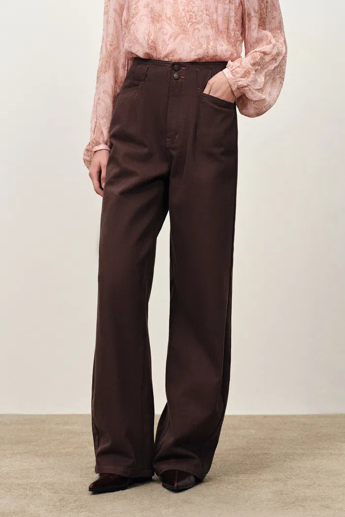 Soft Sculpture Contrast Stitch Curved Seam Jeans in Cotton Denim