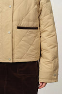 Chaqueta corta acolchada con cuello contrastante Skye en algodón resistente al agua