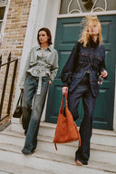 Halle Gewaschene Kurze Trench-inspirierte Jacke aus Hellblauem Denim