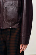Gia Trenchcoat-Kragen Kurze Jacke aus Kunstleder