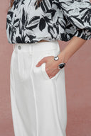 Cassie Low Curve Jeans in Lyocell Denim