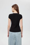 Row Slim Fitt Top in Rayon Blend Knit