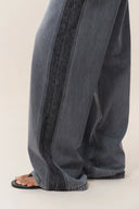 Jeans Holgados Clarisse en Tonos Oscuros en Denim de Algodón