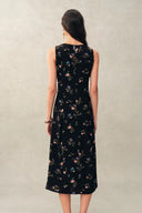 Caro Stitched Floral Scalloped Trim V Neck Cinched Sleeveless Dress in Crinkle Gauze