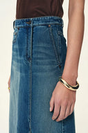 Jupe en denim coton Elaria asymétrique à ligne A avec fente latérale à l'avant