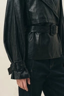 Eliana taillierte Cropped-Trenchjacke aus gewachstem Lammleder