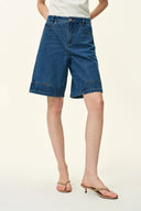 Shorts de mezclilla Yvonne Carpenter con sastrería deconstruida