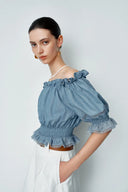 Oluka Rüschiges gerafftes Off-Shoulder-Top aus leichtem Denim