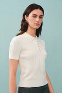 Gracia Witte Polo Top in Hoog Elastische Tricot