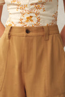 Billie Beaded Belt Tailored Shorts in Linen-Blend Suiting