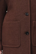 Manteau court à col montant et lien en maille laine mérinos