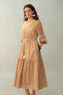 Sierra Maxikleid mit Laternenärmeln und V-Ausschnitt aus Burnout-Blumenstoff