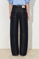Jeans Lark Contrast Stitch con pierna tipo barril en denim de algodón