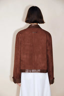 Jaket Suede dengan Kemasan Kulit Laso dalam Ultrasuede