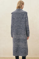 Langer Cardigan mit Hornknöpfen im Stil von Linnea aus Wollmischung
