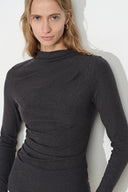 Lyra top met geplooide details en een geaccentueerde taille van een wolmix