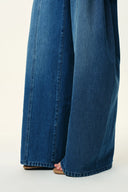 Manon Seams Soft Barrel Leg Jeans in Cotton Denim