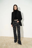Sylvia Ausgestellte Jeans mit individuellem Jacquard