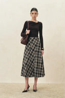 Skirt Maxi Corak Kotak Xaviera dalam Campuran Bulu Halus