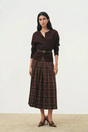 Skirt Maxi Berlipat Corak Kotak Yehudit dalam Campuran Bulu Biri-biri