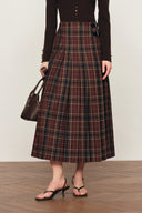 Skirt Maxi Berlipat Corak Kotak Yehudit dalam Campuran Bulu Biri-biri