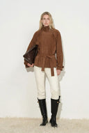 Trench Berpotongan Pendek Berikat Pinggang zBert dalam Suede Vegan